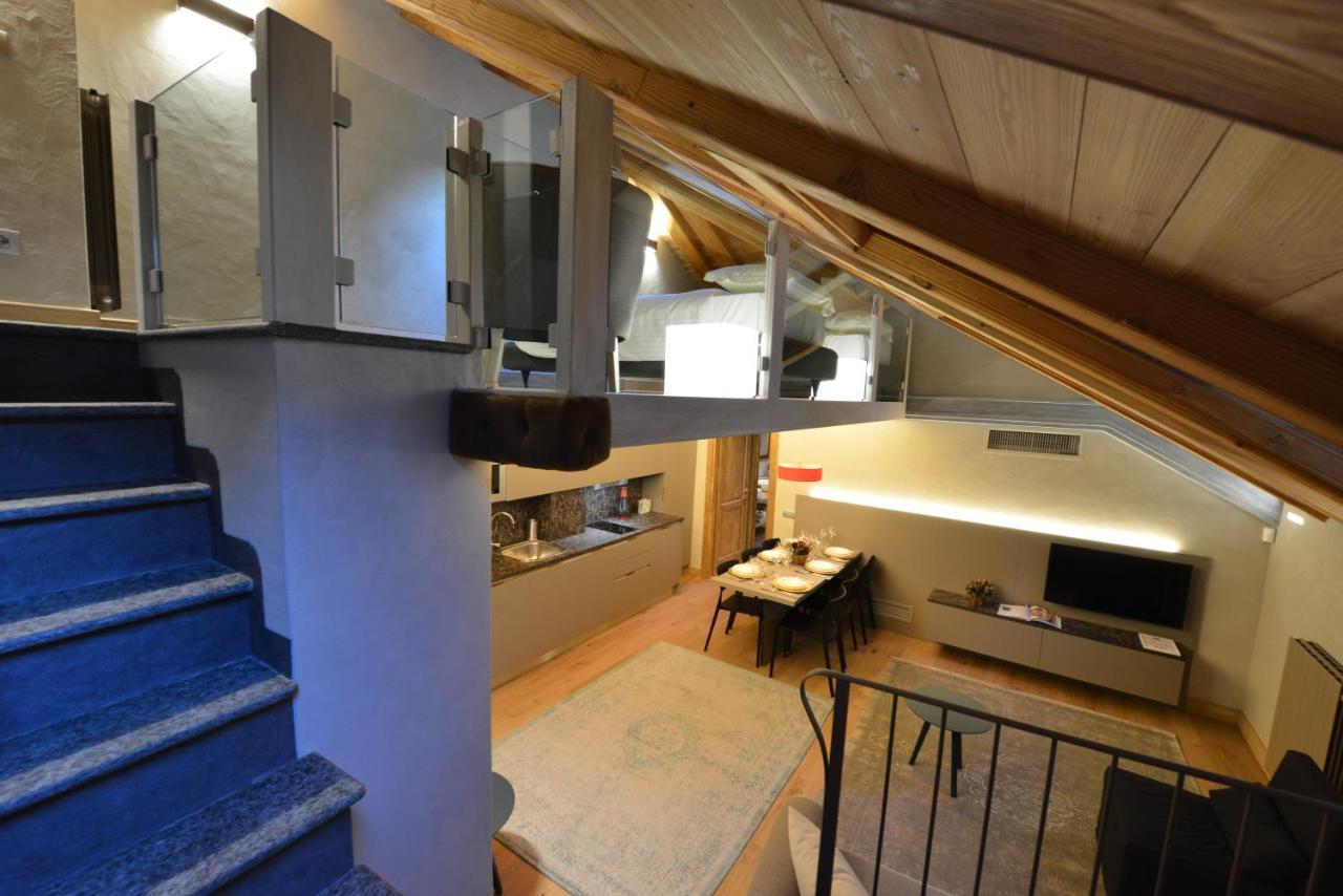 Le Reve Charmant Apartments - Via Sant'Orso,2 Aosta Værelse billede