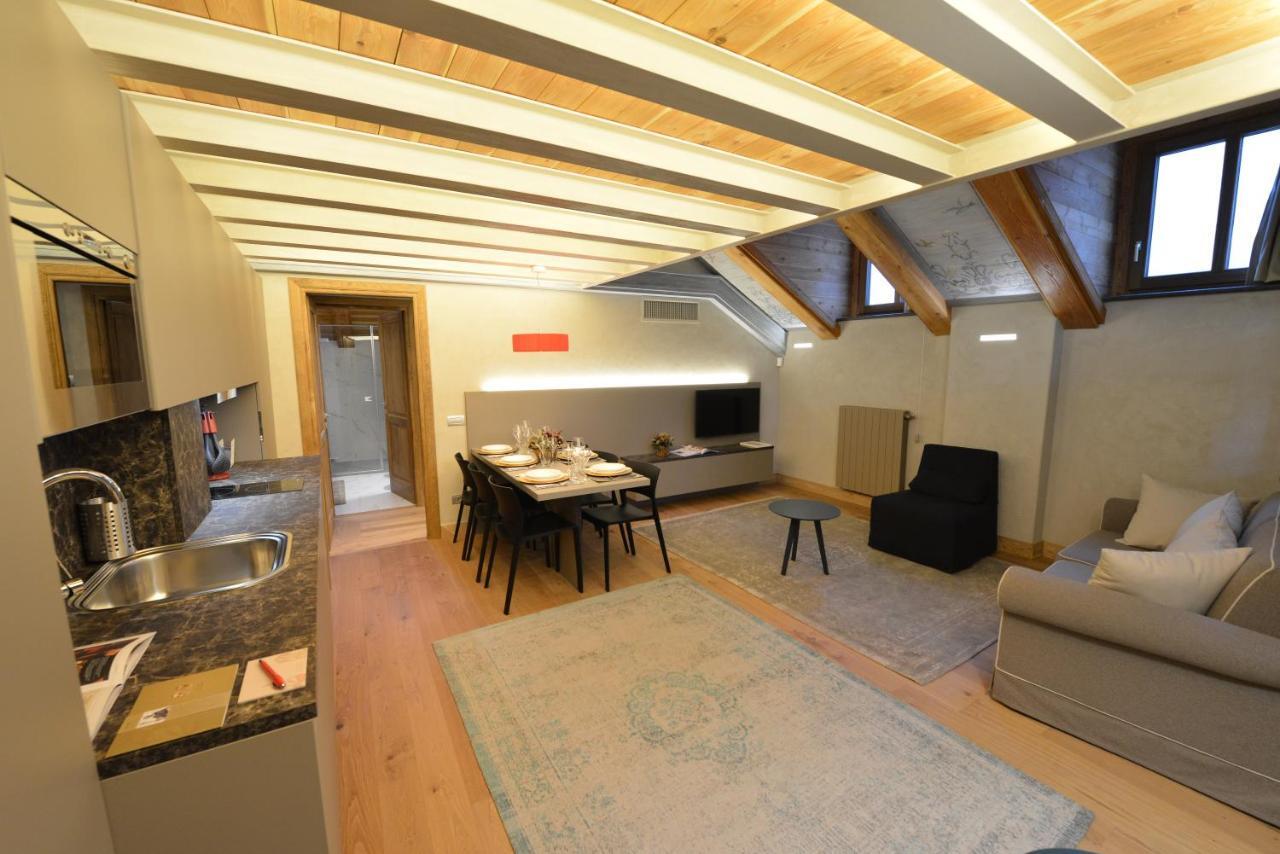 Le Reve Charmant Apartments - Via Sant'Orso,2 Aosta Værelse billede
